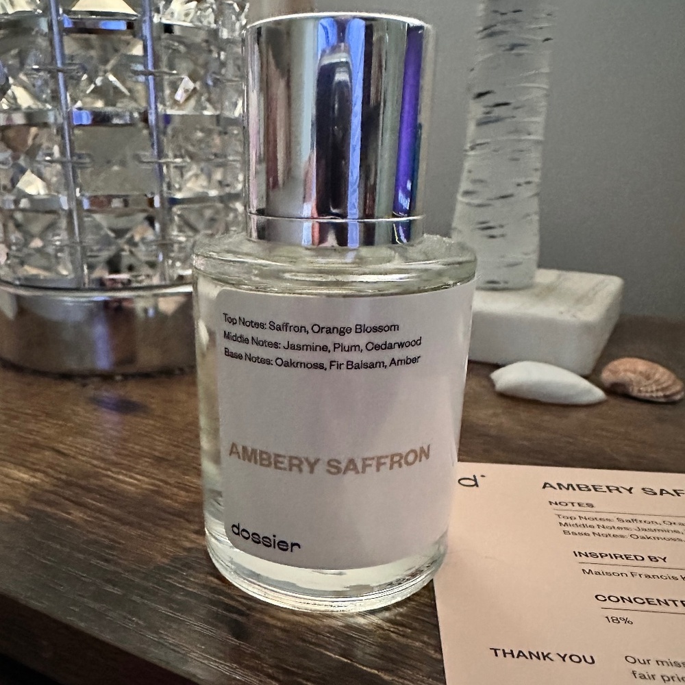 Dossier Ambery Saffron